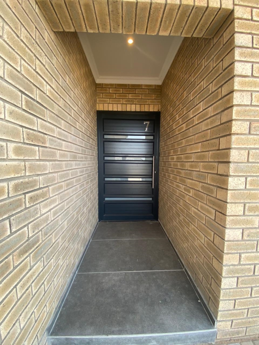 5 Bedroom Property for Sale in Dana Bay Western Cape